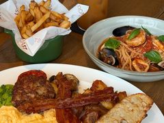 -ROAST coffee & eatery