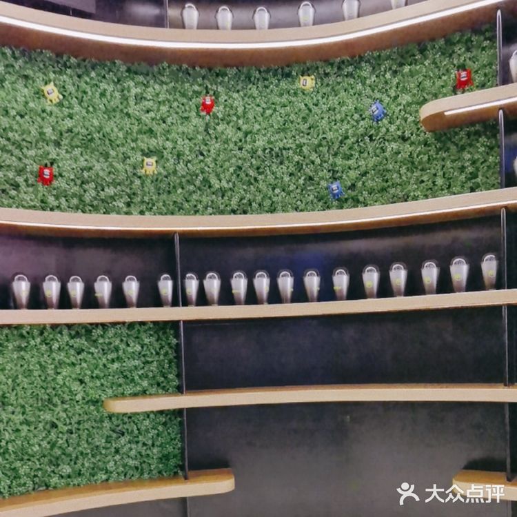 羊排淋上特制的酱料！鲜嫩爽口［色］真的