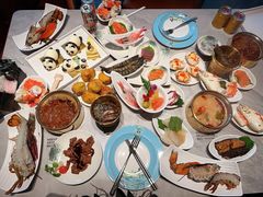 -雍容荟帝王蟹活龙虾展台自助(IFS黑金店)