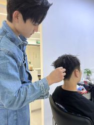 -V7 HAIR SALON