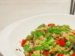 尖椒笋干毛豆倒笃菜-菲乐餐厅(三十年经营·湖滨路店)