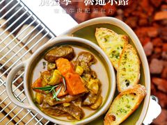 咖喱牛肉配面包片-鹿萤季·营地小馆(皇后公园店)