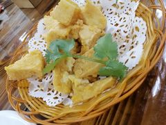 咸蛋黄炸豆干-正宗普宁豆干坊·洪记砂锅粥(红领巾路店)