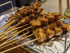 -烤满分·东北烧烤(首经贸店)