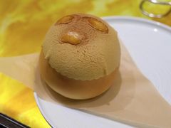 领鲜菠萝包-领鲜天下·焗海鲜·花胶鸡(天目里店)