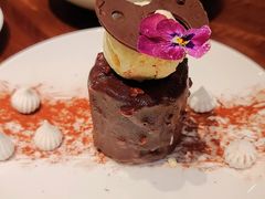 核桃布朗尼配新西兰TipTop焦糖味雪糕-Bistro 63 创意融合料理(广粤天地店)