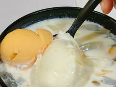 -志龙皇冠吃货椰子铺