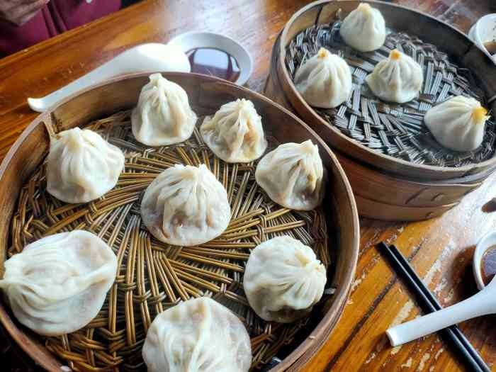 秦园小笼(荡口古镇店)-"怎么说呢,看着招牌是无锡招牌,但是内里的.