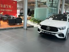 -成都中升之星奔驰4S店