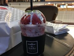 草莓奶昔-Coffee@Works(仁川国际机场店)