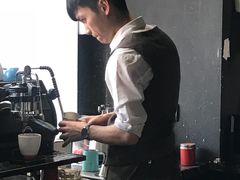 -UNI UNI(环亚凯瑟琳店)