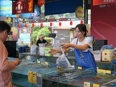 -三亚火车头万人海鲜广场