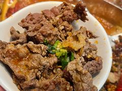-来龍儿鲜切牛肉自助老火锅