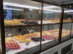面包甜点陈列柜-奈雪的茶(新天地广场PRO店)