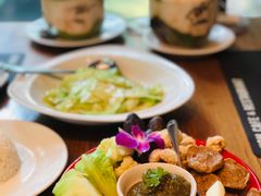 -Chom Cafe and Restaurant