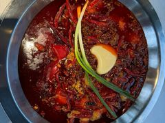 -茅草房·河畔园林火锅