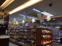 -全家便利店(愚园店)