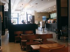 大堂-星巴克臻选(威海威高广场店)