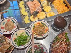 -张牌牌·东北烤肉小吃市集(金楠天街店)