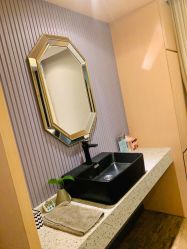 -PE SALON