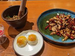 -老滇山寨•云南特色菜•地方菜•民族风情歌舞表演(金碧店)