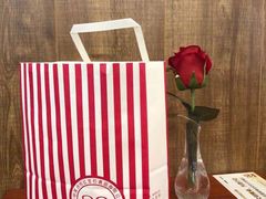 -红宝石·鲜奶小方·海派西点房(南丹店)