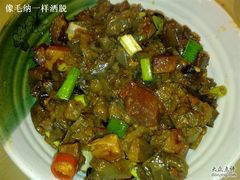 茄子干炒腊肉，肉很少还都是肥的-楚畹园