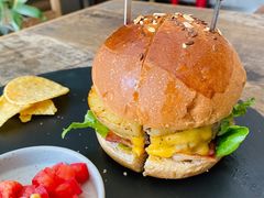 烤菠萝汉堡-HIGH FIVE哈福手工汉堡(桂林路店)