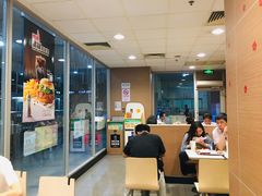 -麦当劳(轻轨曹杨路店)