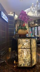 点击看大图 -八佰伴8008星级形象店