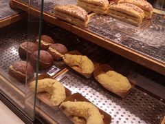 -巴黎贝甜(大宁国际商业广场店)