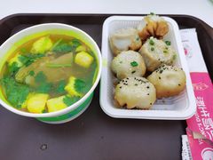 油豆腐牛肉粉丝汤（咖喱）-小杨生煎(南京东路食品一店)