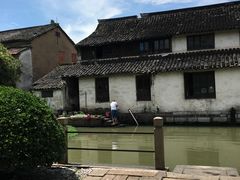 门外是河-莫氏庄园