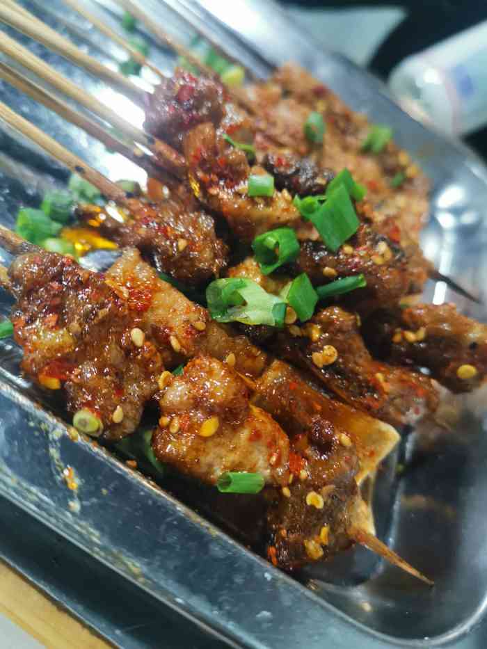 戴氏巡场烧烤(莱茵店)-"店铺在路边,根据导航可以直接到达,很好找.