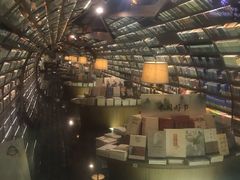 -钟书阁(珍园店)