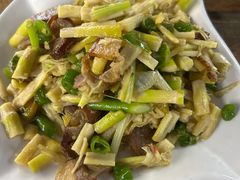 -乡巴佬鼎锅饭