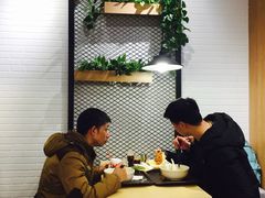 大堂-吉祥馄饨(虹桥火车站店)