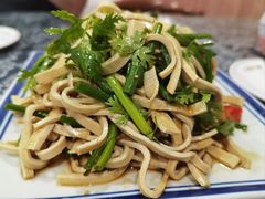-八两八金·莱芜特色炒鸡(市南漳浦路店)