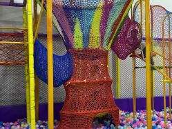 -蹦贝运动中心·蹦床·攀岩·闯关(龙岗店)