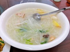 萝卜粉丝汤-铁东熏肉大饼铺