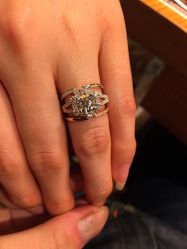 -威德钻石-克拉钻大本营(南京东路店)