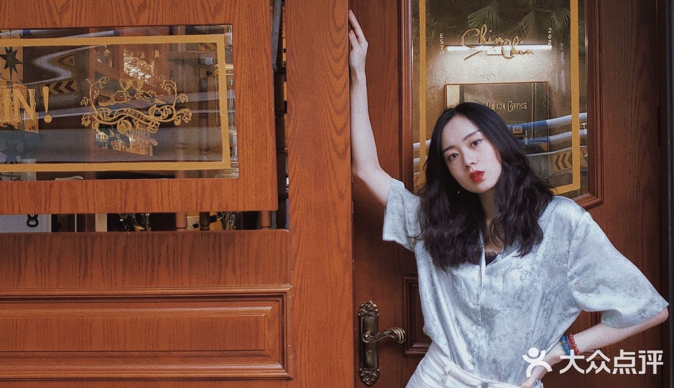 重庆复古咖啡厅 | 楼梯下的英伦风