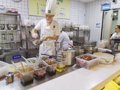 自助取餐区-费大厨辣椒炒肉(万家丽一店)