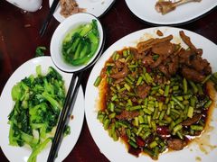 -余杨鸭鸭餐厅