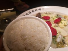 东北五常大米饭-江渔儿酸菜鱼(常平翔龙天地店)