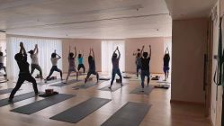 -酉嘉瑜伽YO+YOGA