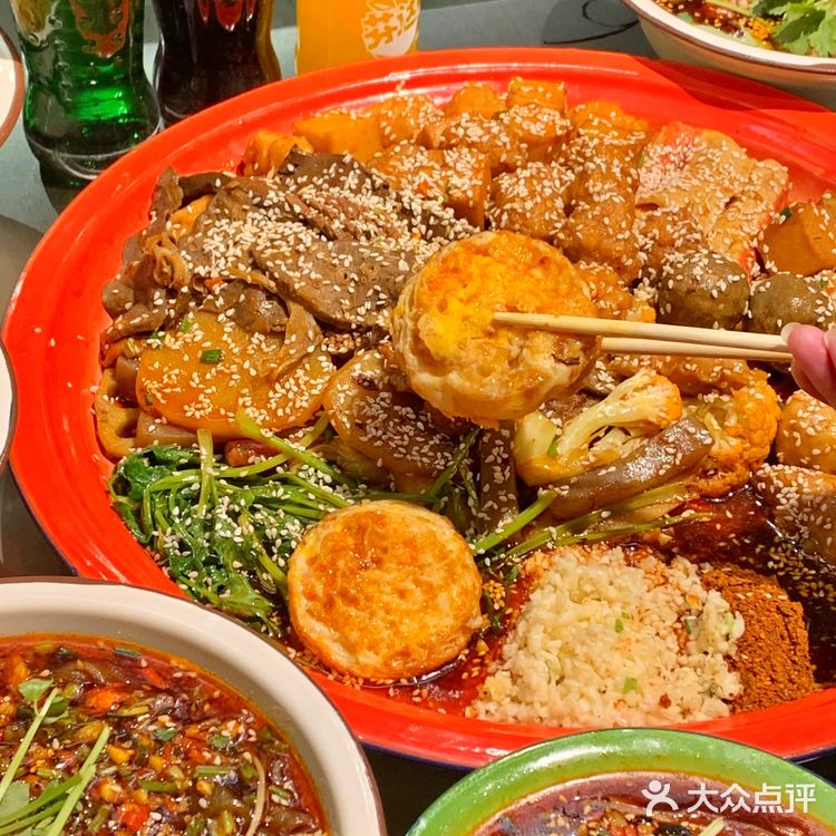 每次在小上刷到这种盘盘麻辣烫都要流口水 现在这个盘盘