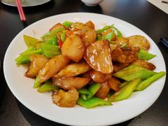 地三鲜-红东阁东北菜烤肉酒馆(CROSS万象汇店)