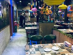 大堂-沪上名羊天下•烤羊腿•东北烧烤•小龙虾(浦东直营总店)