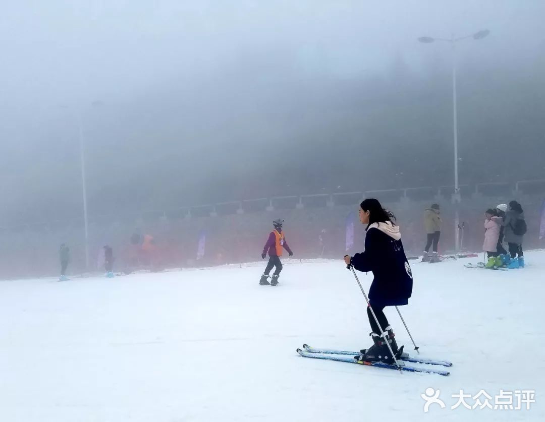 宝宝滑雪🎿太可爱了吧。